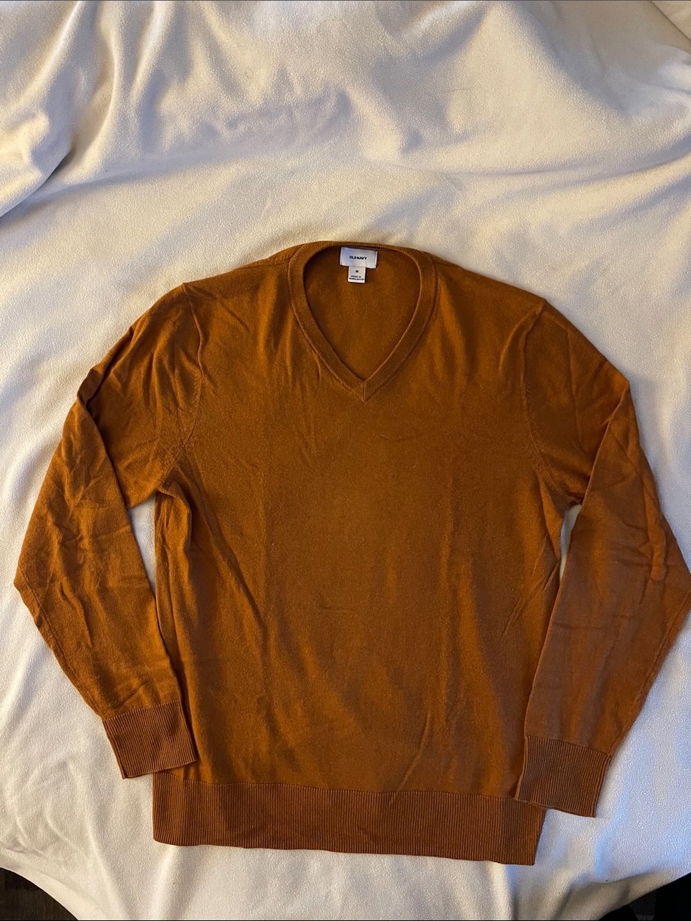Old Navy Men's V-Neck Sweater in Rust